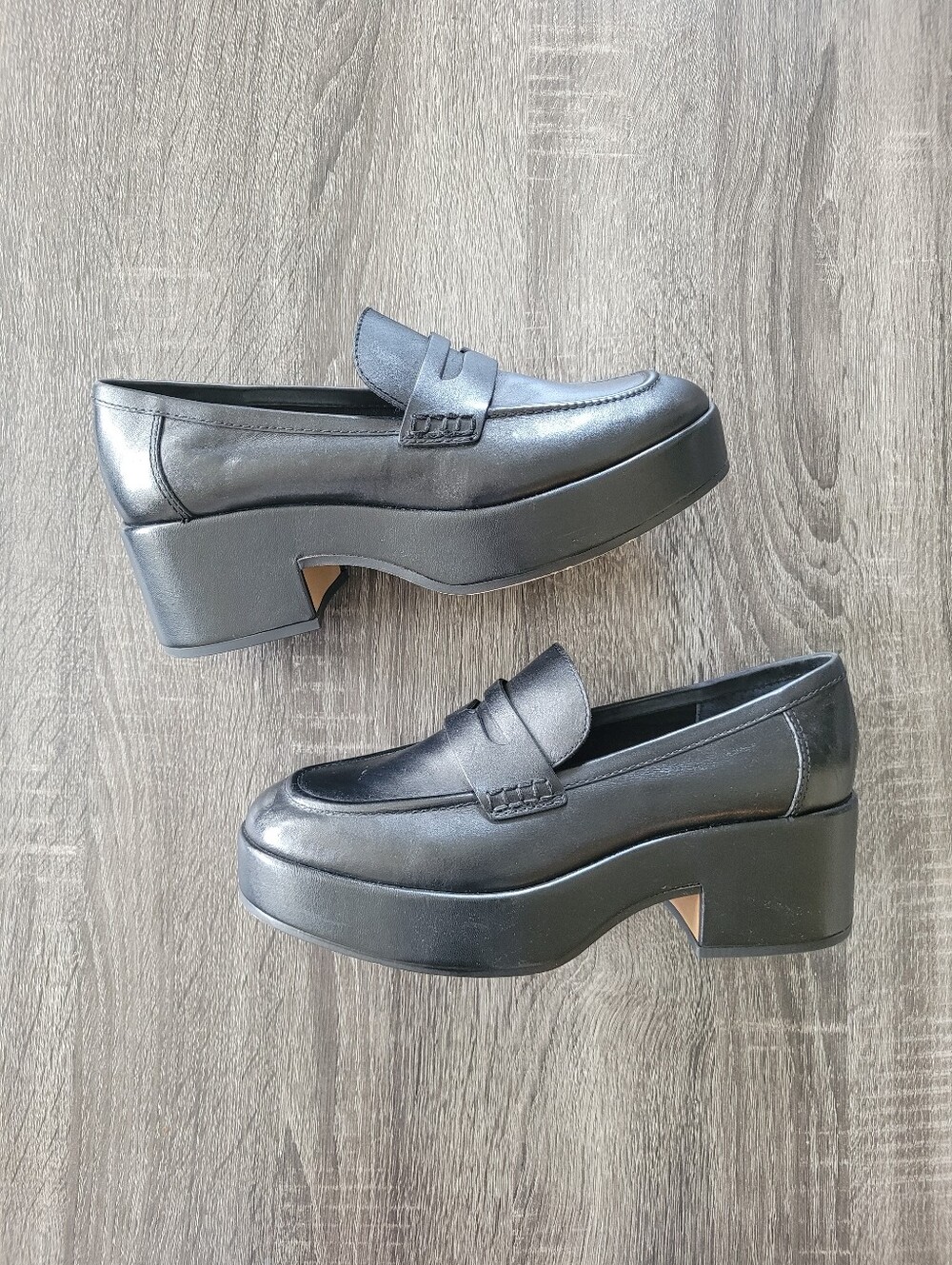 NEW Dolce Vita Yanni Leather Loafers